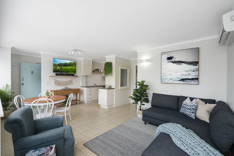 Renovated Moololaba Unit 100m To Beach - Hotel Accommodation 0
