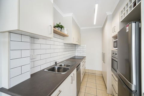 Renovated Moololaba Unit 100m To Beach - Hotel Accommodation 2