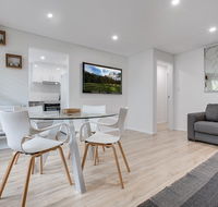 Renovated unit in the heart of Macquarie Park - Hotel Accommodation