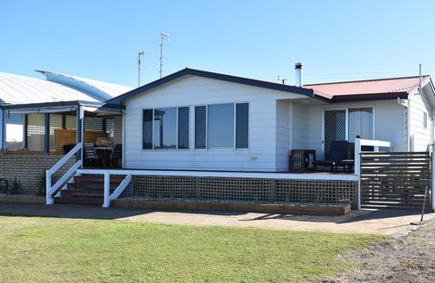 Rising Tide Beach House - Hotel Accommodation 0