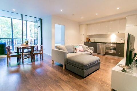 RIVERSIDE RICHMOND LARGE 1 BEDROOM POOLPARKINGNETFLIX - Hotel Accommodation 0