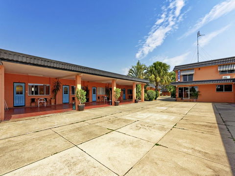 Riviera Motel Bundaberg - Hotel Accommodation 1