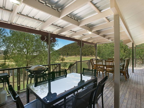 Rosa Estate In Broke - Two 3br House In Walking Distance To Cellar Doors - Hotel Accommodation 0
