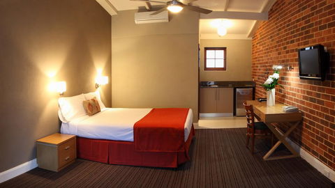 Rose & Crown Hotel - Hotel Accommodation 1