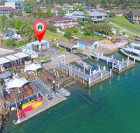 Sail On In Boatshed - Hotel Accommodation