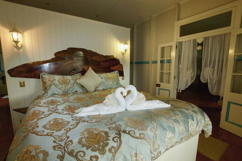 Samford Lakes - Hotel Accommodation 2