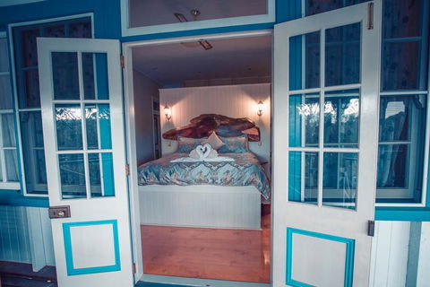 Samford Lakes - Hotel Accommodation 1