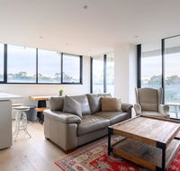 Sanctuary Resort-Style on the Banks of the Yarra - Hotel Accommodation