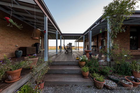 Sanctuary@Waratah - Hotel Accommodation 1