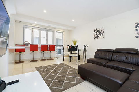 Sandhurst, Unit 2 - Hotel Accommodation 1