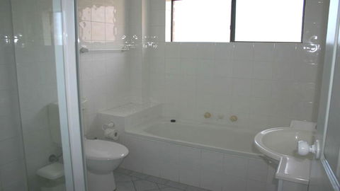 Sandpebbles 1 - Pebbly Beach - Hotel Accommodation 1