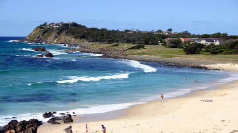 Sandpebbles 1 - Pebbly Beach - Hotel Accommodation 3