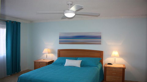 Sandpebbles 1 - Pebbly Beach - Hotel Accommodation 2