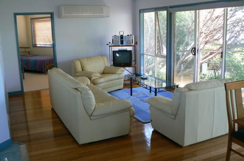 Sandy Point Beach Escape 1 Bedroom Apartment - Hotel Accommodation 3