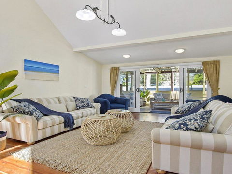 Sandy Shores - Character, Charm, Outdoor Spa - Hotel Accommodation 0