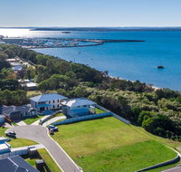 Sea breeze Esplanade Beachfront Close Marina Hervey Bay - Hotel Accommodation