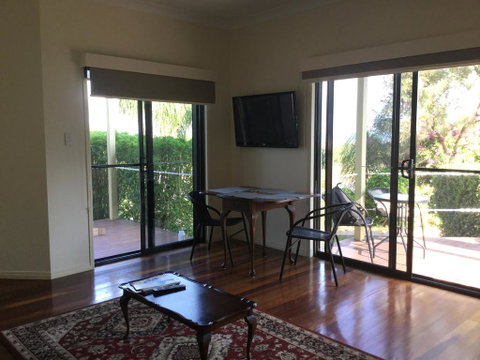 Sea Breeze Esplanade, Beachfront, Close Marina Hervey Bay - Hotel Accommodation 2