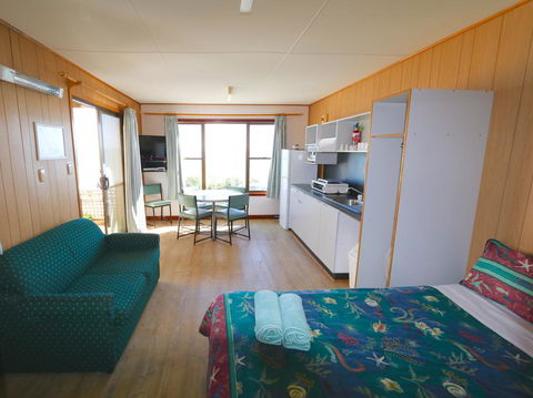 Sea Vu Caravan Park - Hotel Accommodation 2