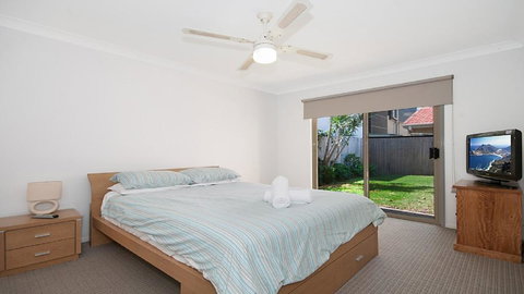 Seachange - Foxtel, Netflix, WiFi - Hotel Accommodation 1