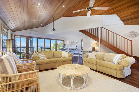 Seascape @ 19 Pindari - Privacy, Space, Views - Hotel Accommodation 3