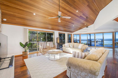 Seascape @ 19 Pindari - Privacy, Space, Views - Hotel Accommodation 2