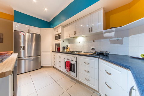 Seaside Hideaway- Hideaway Bay - Hotel Accommodation 2