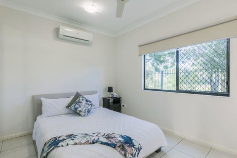 Secure 2 Bed Unit In Gray - Close Palmerston City - Hotel Accommodation 2