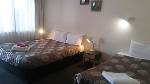 Shady Rest Motel - Hotel Accommodation 2