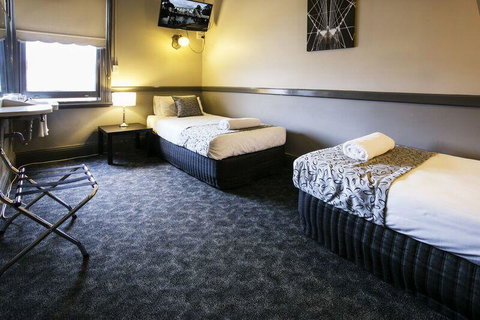 Shenanigans At The Imperial - Hotel Accommodation 2