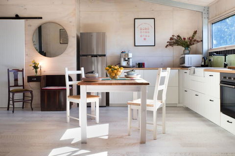 Shillings And Pence - Hotel Accommodation 3