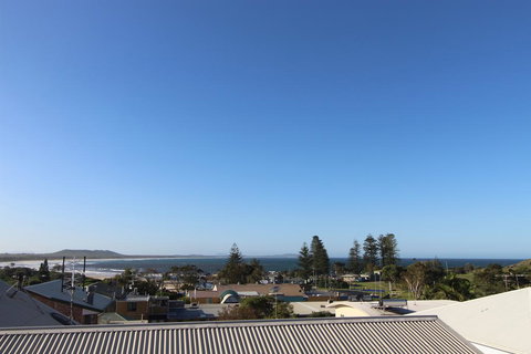 Shiloh Holiday House, 14 East Street - Hotel Accommodation 0