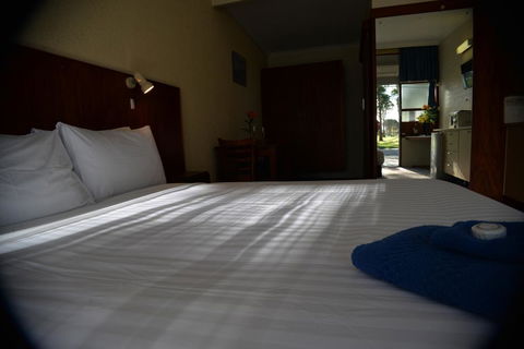 Ship Inn Motel - Hotel Accommodation 2