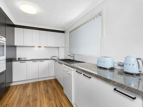 Shoreline Six With Ocean Views To See The Whales - Hotel Accommodation 2