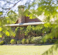 Silky Oak Cottage - Hotel Accommodation
