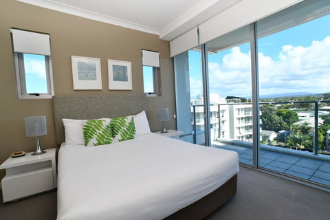 Silvershore Apartments On The Broadwater - Hotel Accommodation 3