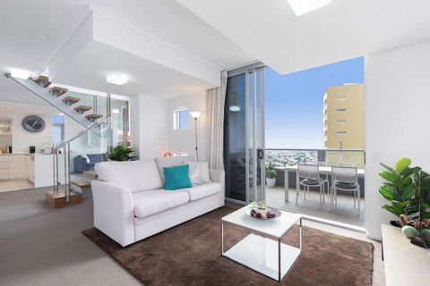 SK1 - Spotless 2BR SkyHome Long Stays Welcome - Hotel Accommodation 3
