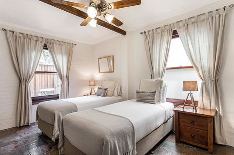 Skye Lodge Byron Bay - Walk To Town In 5 Minutes! - Hotel Accommodation 2