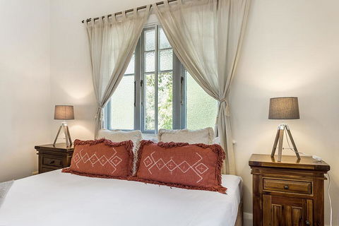 Skye Lodge Byron Bay - Walk To Town In 5 Minutes! - Hotel Accommodation 3