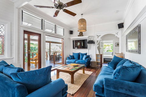 Skye Lodge Byron Bay - Walk To Town In 5 Minutes! - Hotel Accommodation 0