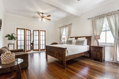 Skye Lodge Byron Bay - Walk To Town In 5 Minutes! - Hotel Accommodation 1