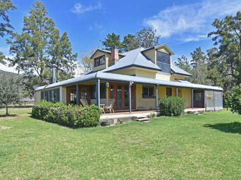 Soldiers Cottage Picturebook Vineyard Home - Hotel Accommodation 0