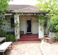 Soloman Street Cottage - Hotel Accommodation