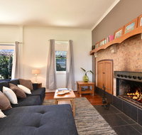 Somerville Wines Farmstay in Broke super cute house on working farm. Walk for miles. - Hotel Accommodation