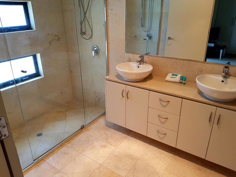 SONOMA - On The River - Hotel Accommodation 2