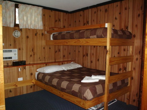 Southern Cross Motor Inn & Tourist Park - Hotel Accommodation 2