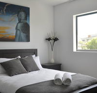 Spacious 2 Bed 2 Bath Unit - LUMA APARTMENTS - Hotel Accommodation