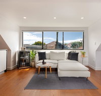 Spacious 2 Bed House 2 AC and Free Street Parking - Hotel Accommodation