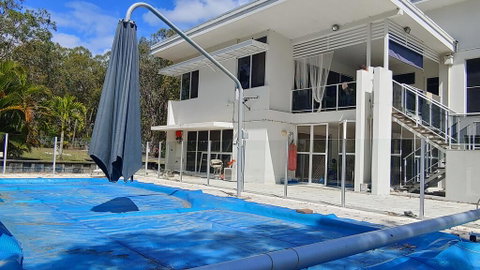 Spacious 2 Bedroom Unit, Private Bath, Kitchen, RV Parking On 5 Acres, 10 Min To Fraser Island Barge - Hotel Accommodation 0