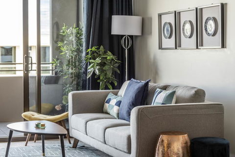 SPACIOUS BRAND NEW // 1BR // IN GORGEOUS BARTON - Hotel Accommodation 3