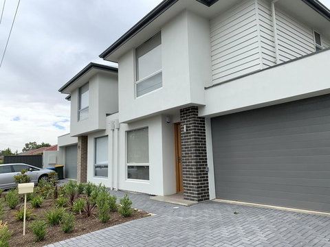 Spacious Rooms Home-Stay With Free Wifi - Hotel Accommodation 1